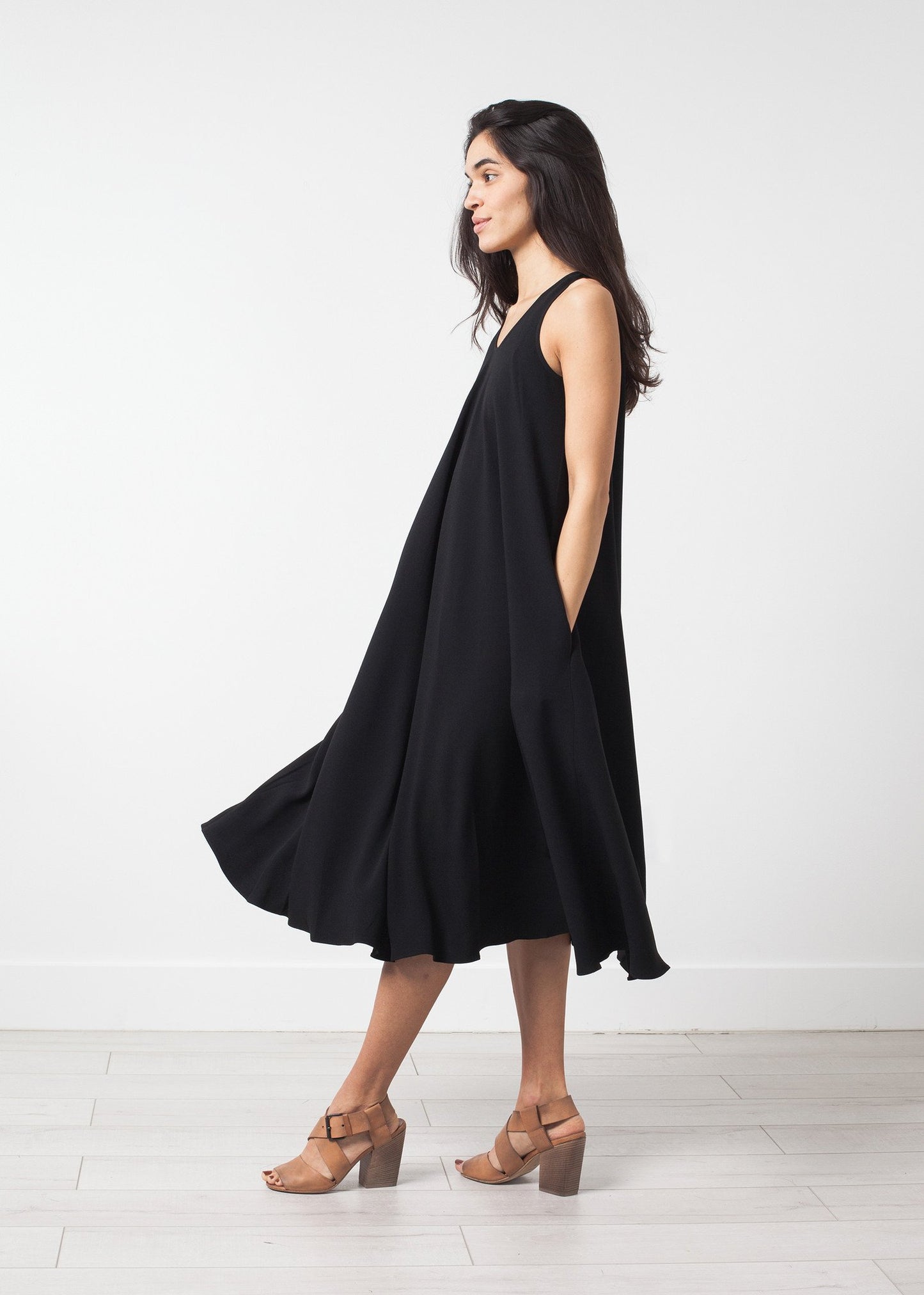 Sleeveless Flow Dress - annaclothes
