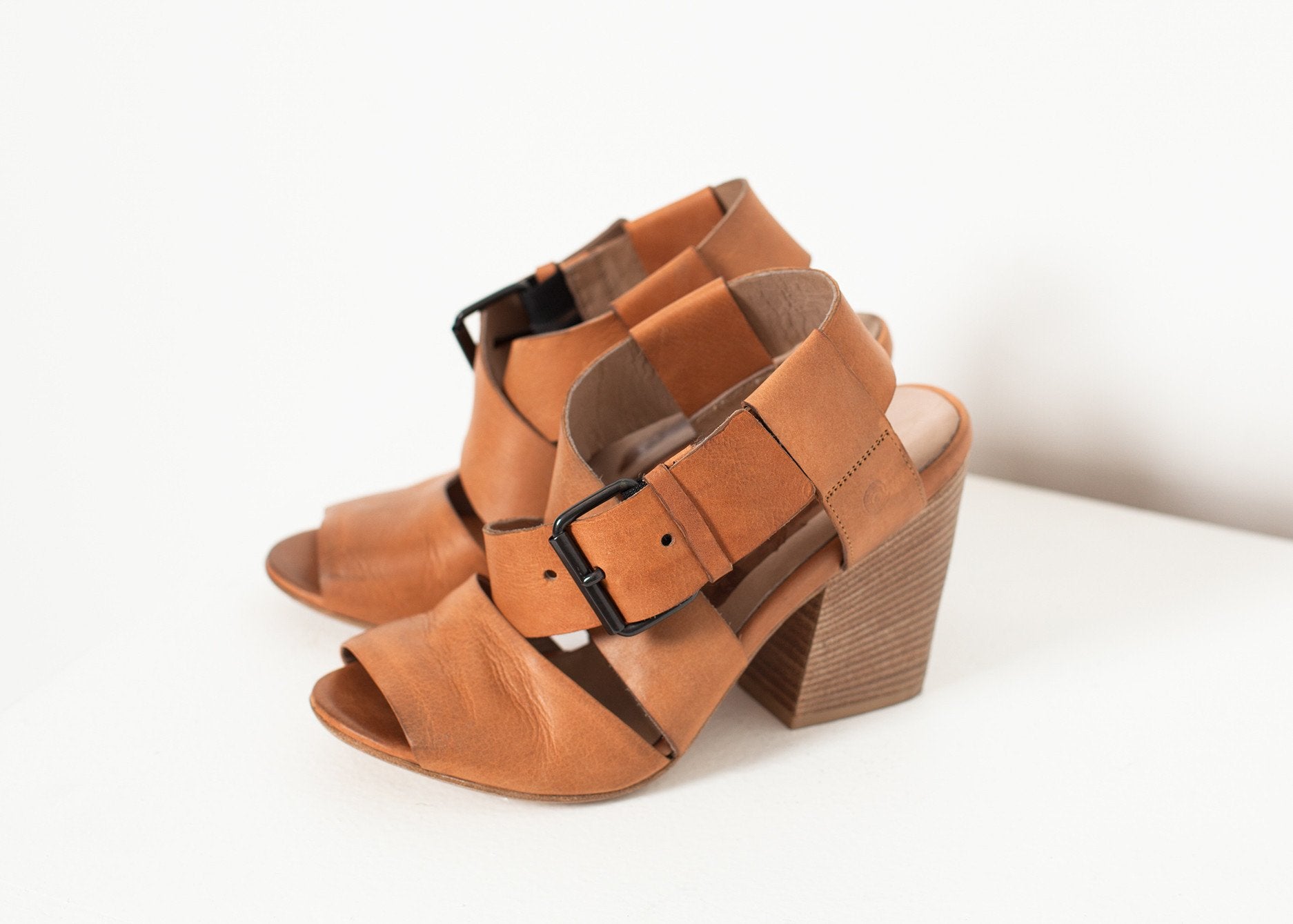 Buckle Strap Heel in Brown - annaclothes