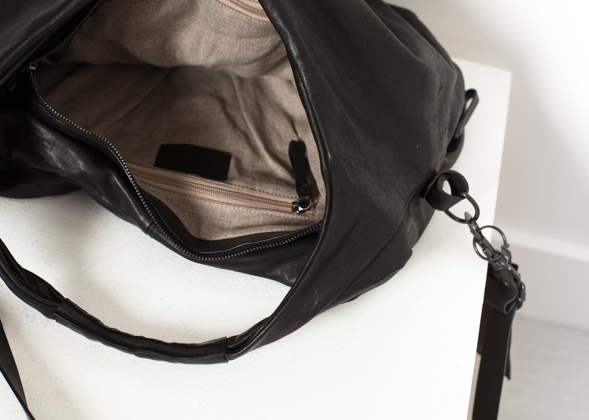 Circle Bag in Black - annaclothes