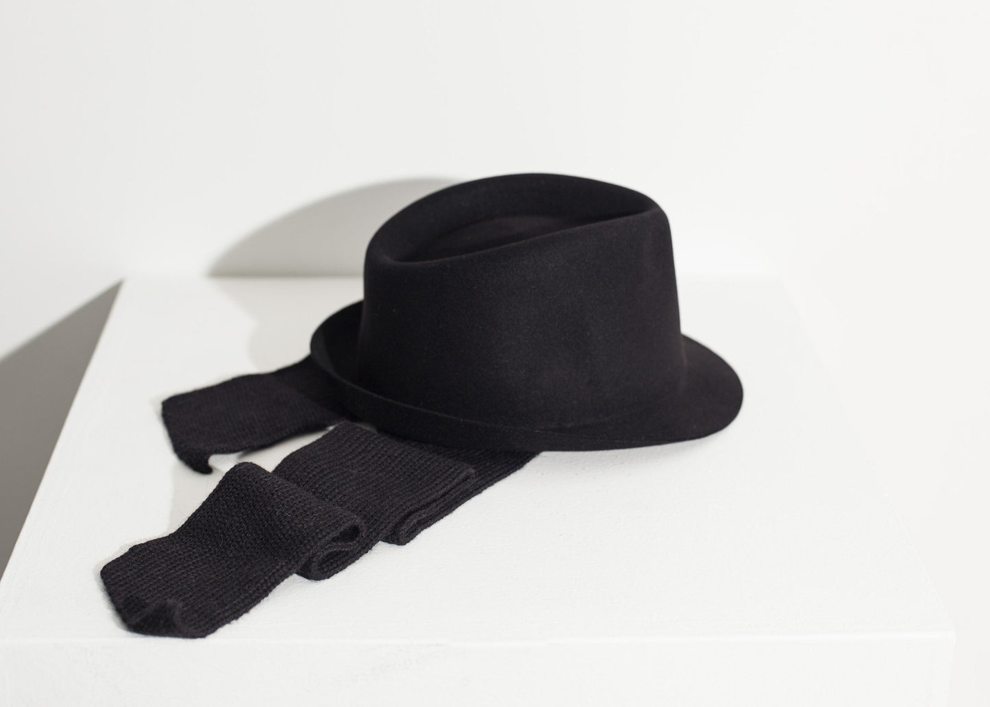 Kate Hat in Black - annaclothes