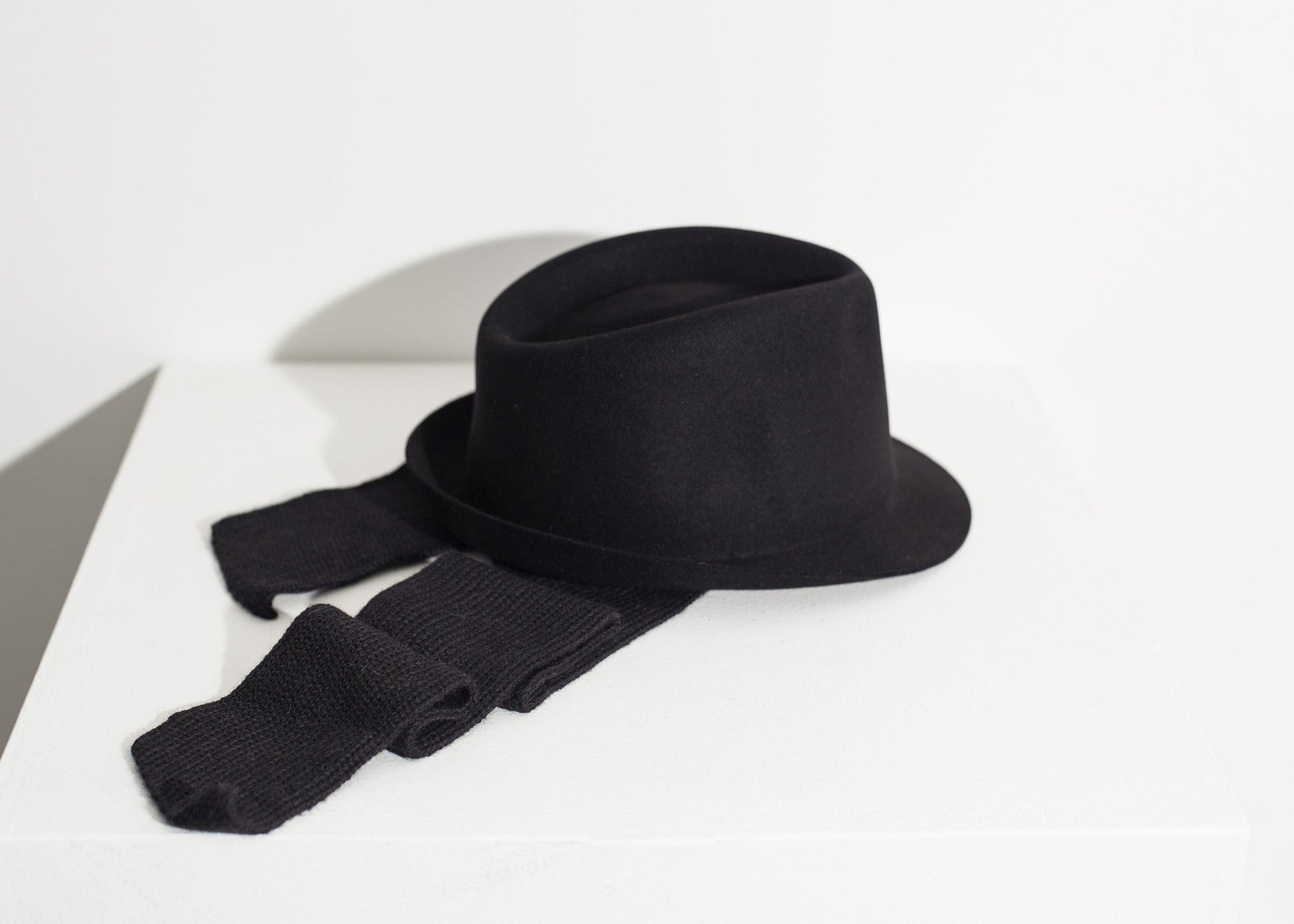 Kate Hat in Black - annaclothes