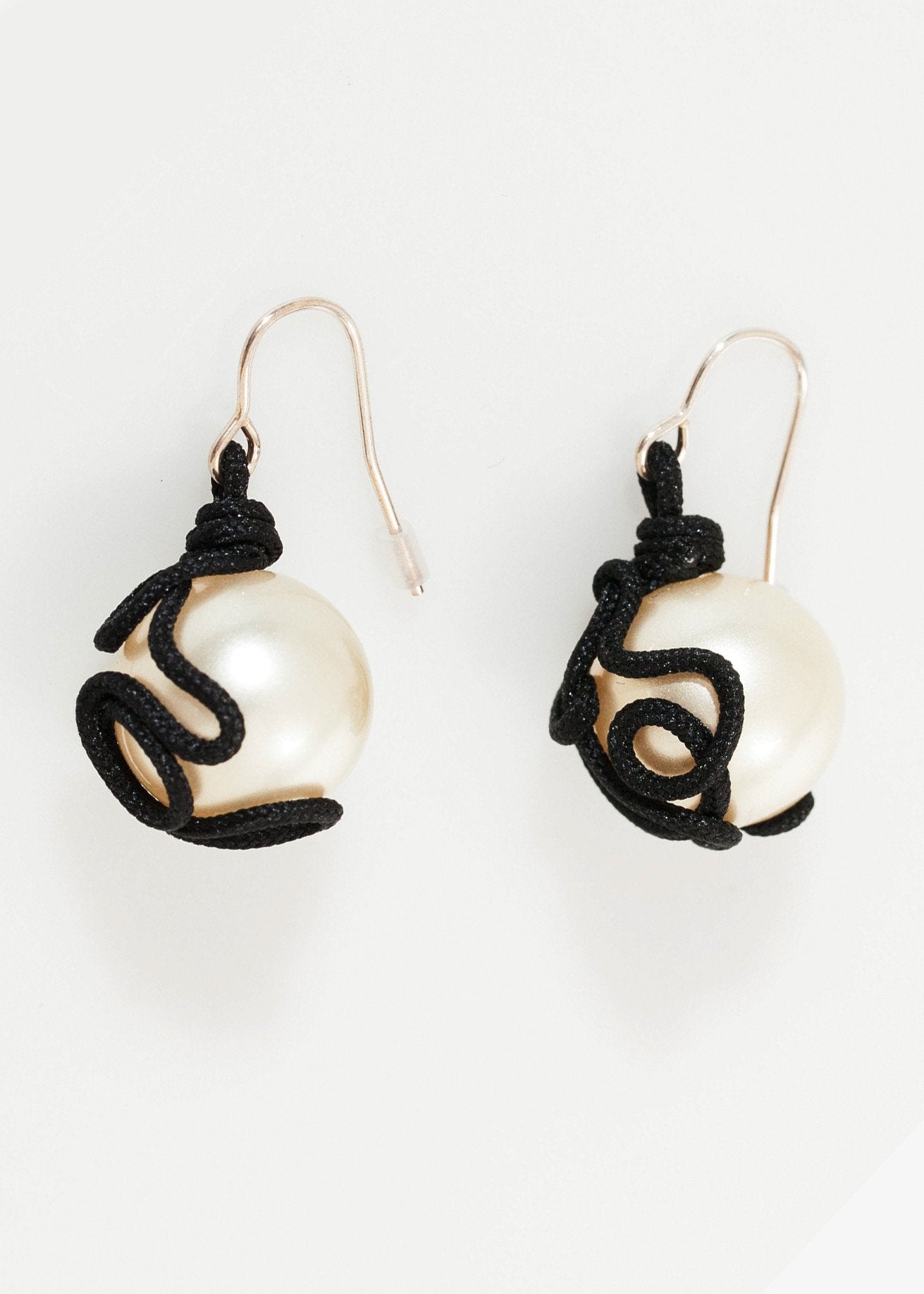 Float Bead Earring in Pearl - annaclothes