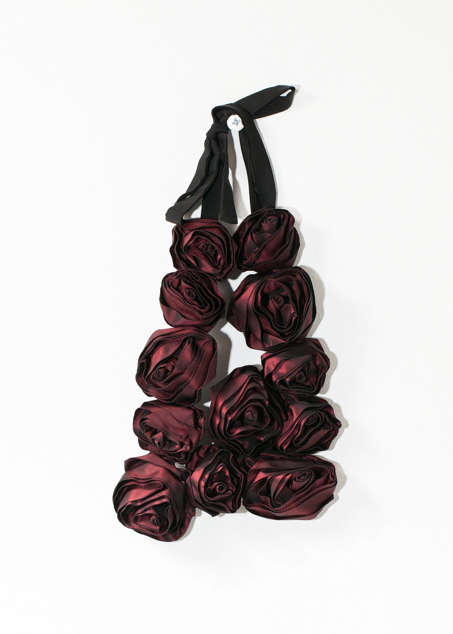 Rose Necklace in Red - annaclothes